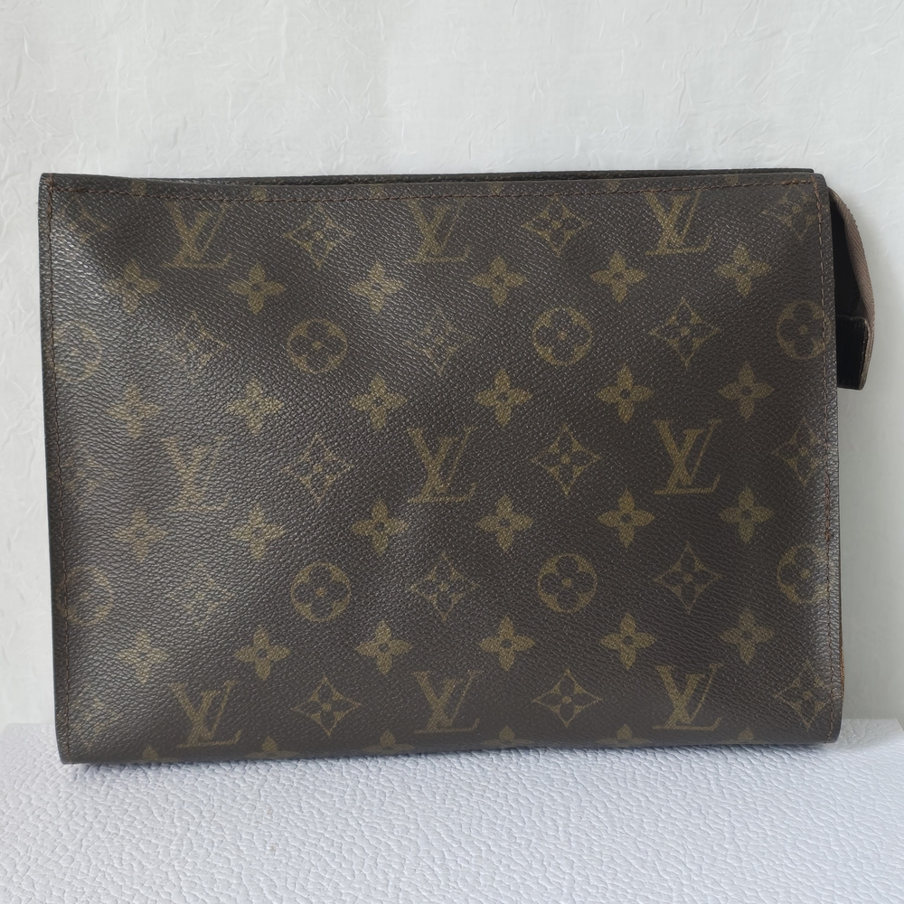 LOUIS VUITTON Toilette 26 Pouch